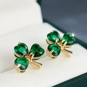 Elegant Green Clover Earrings